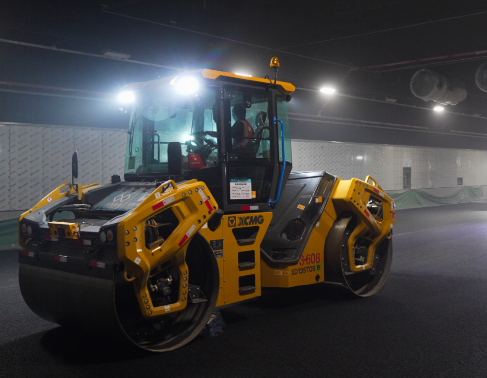 粵港澳大灣區(qū)，徐工道路機械現(xiàn)身又一超級工程