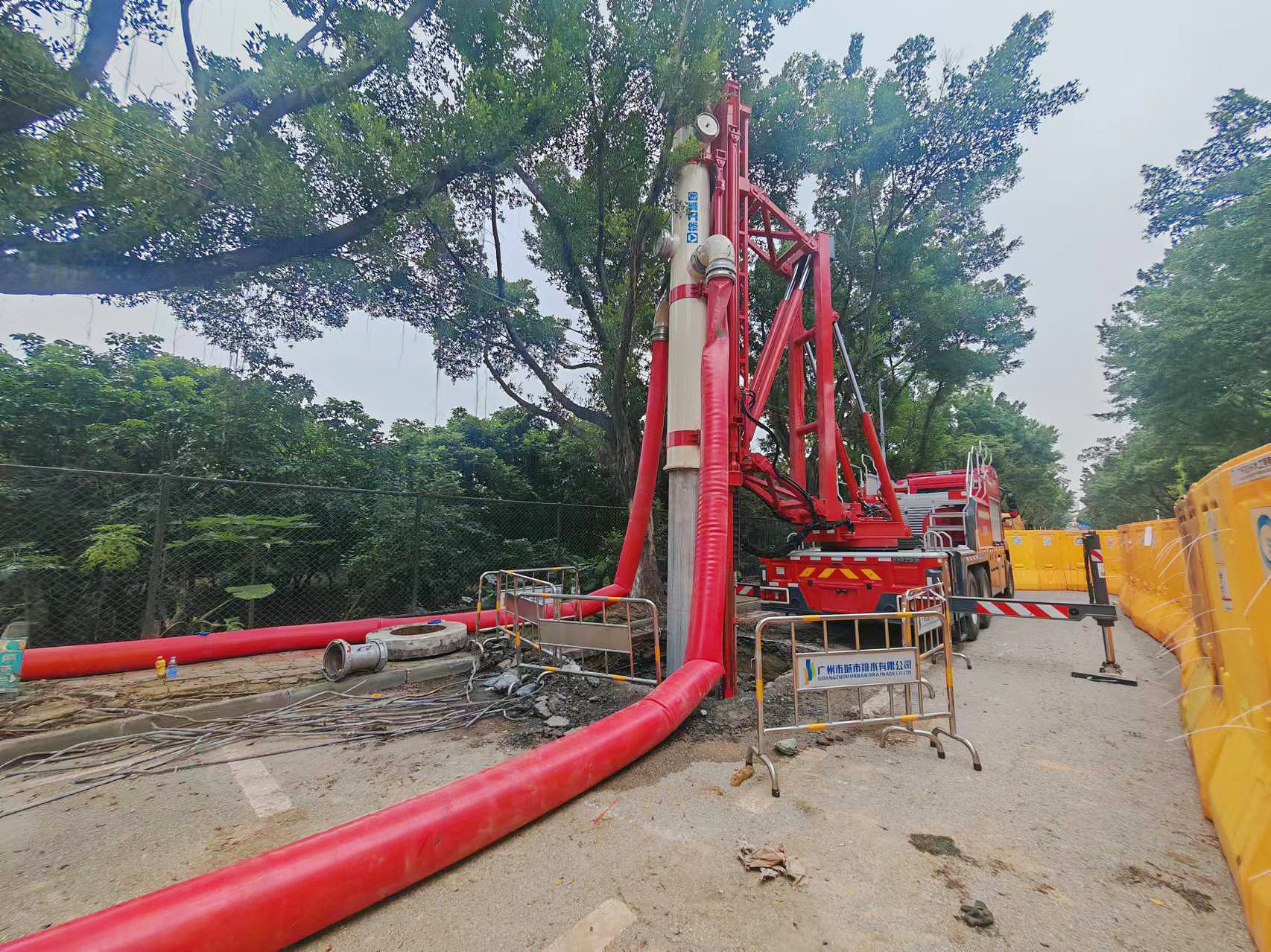 披星戴月！徐工排澇車被廣州點(diǎn)贊！