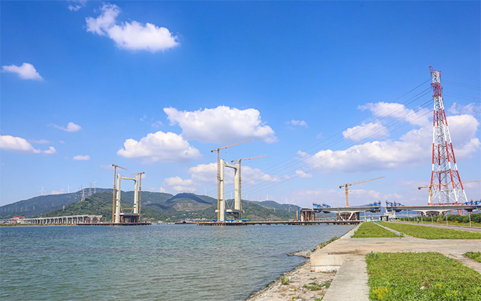 “牽手”群島！徐工塔機助力世界級跨海連島工程刷新“進度條”