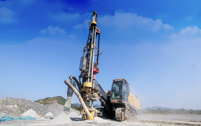 露天礦山，礦主們愛用徐工潛孔鉆！