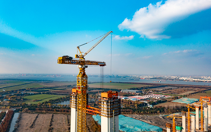 最重522噸！徐工超大塔助力張靖皋長江大橋沖刺六項“世界之最”