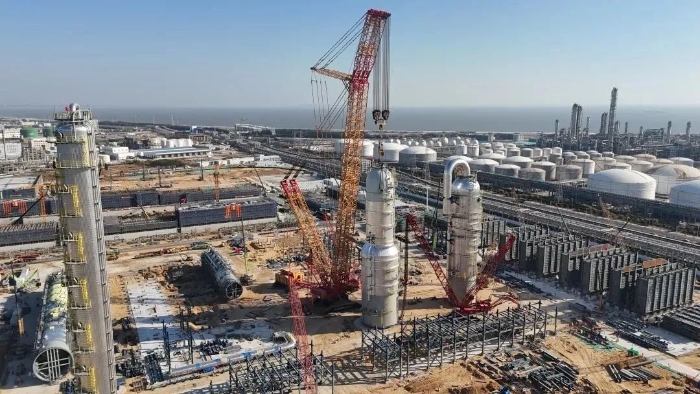 三小時制勝！徐工XGC88000助力2000噸石化設備成功就位