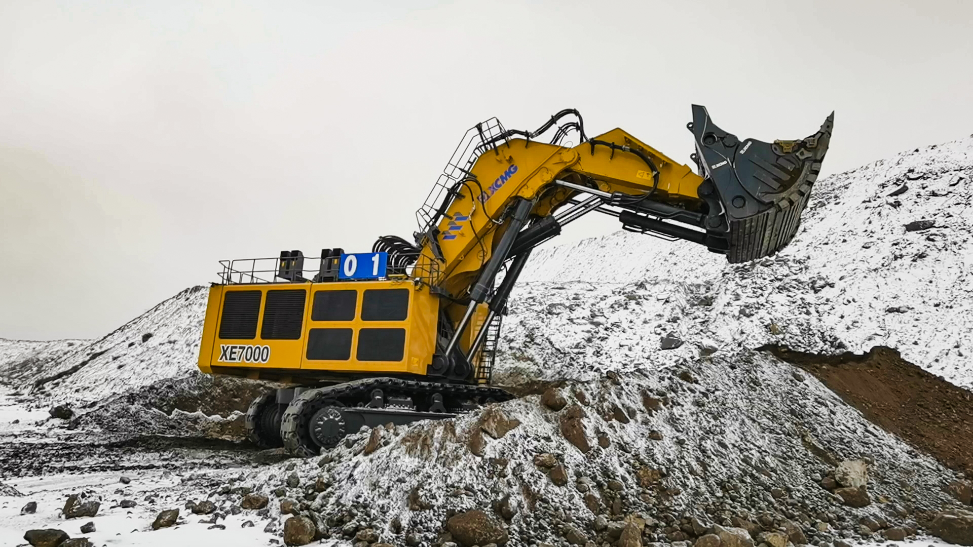 “神州第一挖”——XE7000不畏嚴寒，鐵骨錚錚