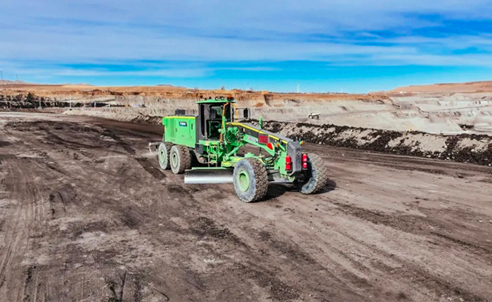 全國首臺！礦用大功率純電動平地機震撼登場！