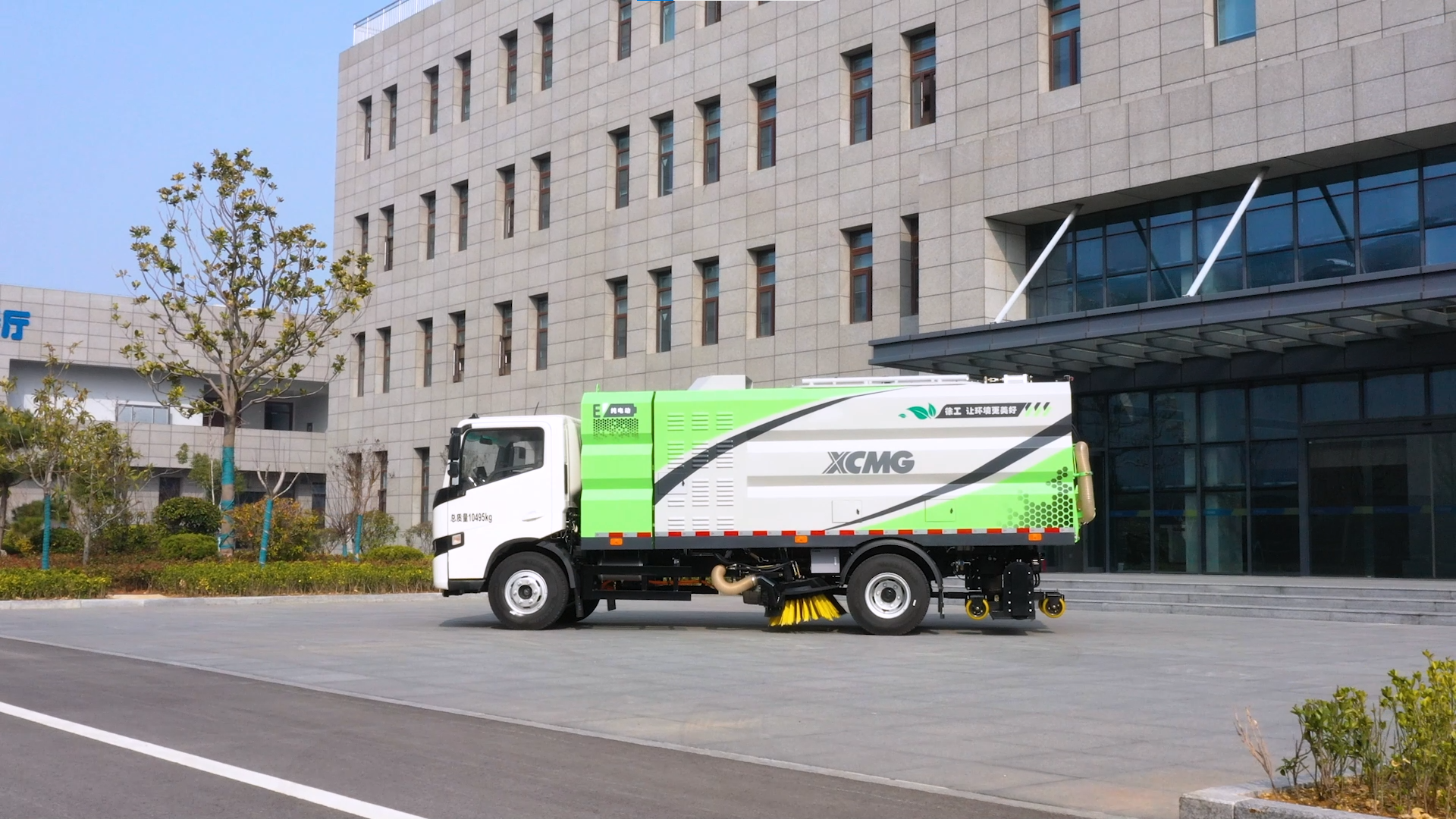 【新品搶先看】無懼灰塵挑戰(zhàn)，徐工干濕兩用吸塵車強(qiáng)勢來襲！