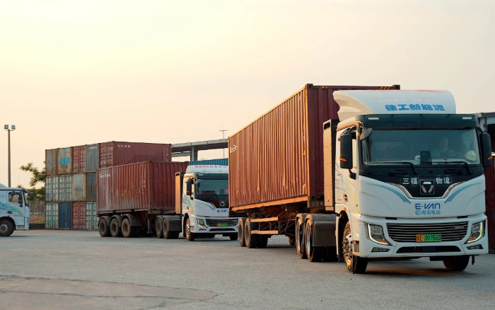 四次復(fù)購！客戶為何對徐工新能源重卡情有獨鐘