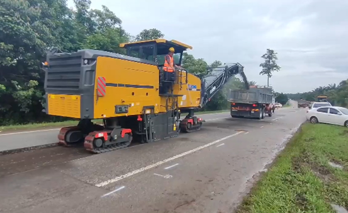 徐工成套道路機械油面施工，這次在馬來西亞！