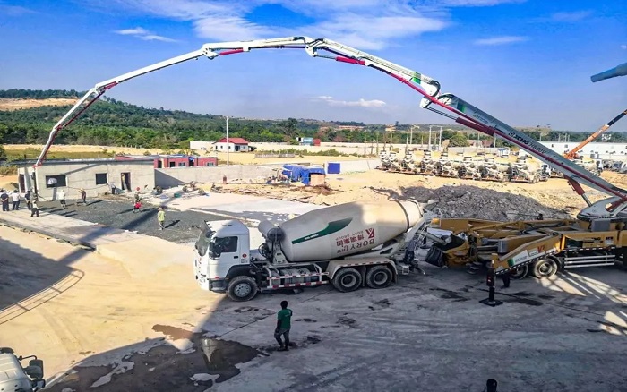 中柬同心，共建未來！徐工“智造”賦能柬埔寨基建