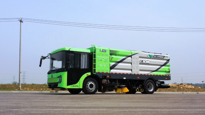 【新品搶先看】高效、舒適、智能全都要？徐工低入口洗掃車給您答案！