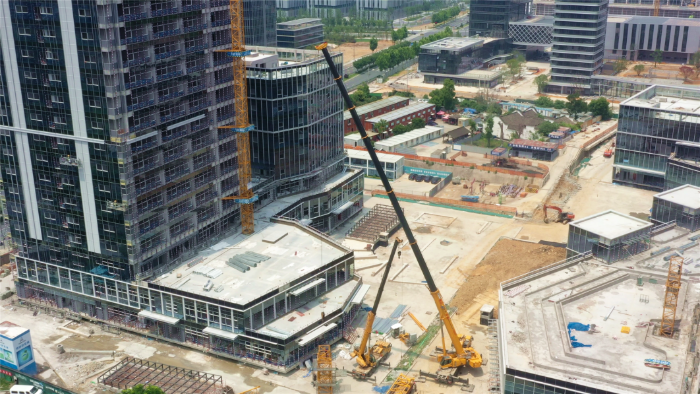 零失誤拿下！徐工G2代XCA200G8-1盲區(qū)作業(yè)，精準(zhǔn)拆除40米塔吊