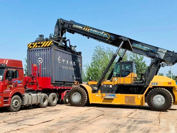 高效正面吊——散裝物料裝卸、輸送解決方案專家！