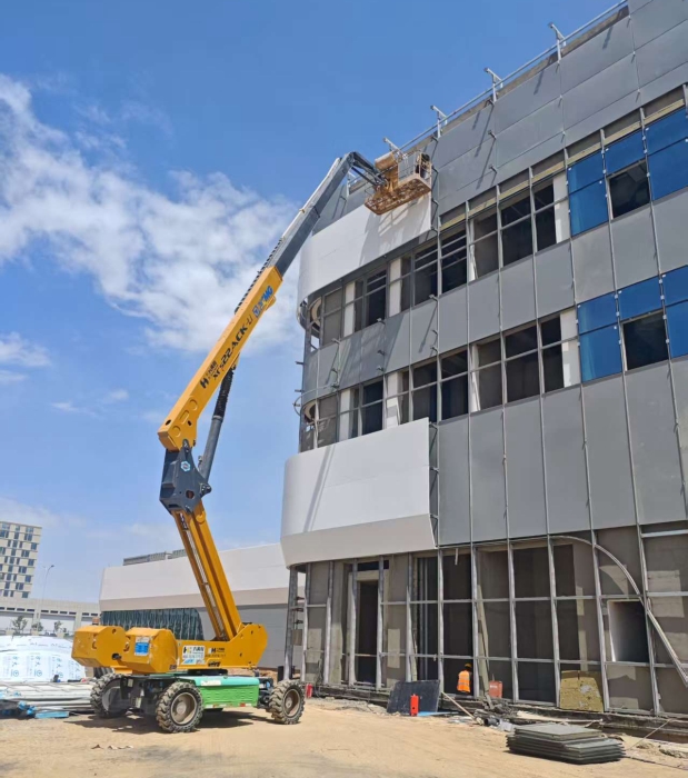 智穩(wěn)高效！徐工XGS22ACK-Li，蘭州機場上的綠色高效引擎