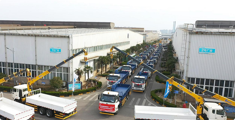 2025年，徐工隨車起重機(jī)再度開拔“一帶一路”，助力當(dāng)?shù)亟ㄔO(shè)。