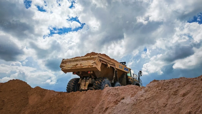 大展身手，徐工“礦山越野王”征戰(zhàn)東南亞
