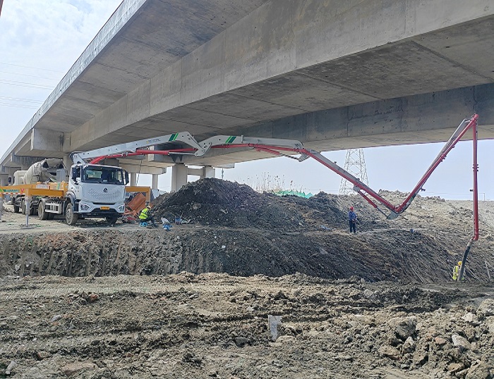 輕靈穩(wěn)??！徐工33米泵車領(lǐng)航新城鎮(zhèn)基建