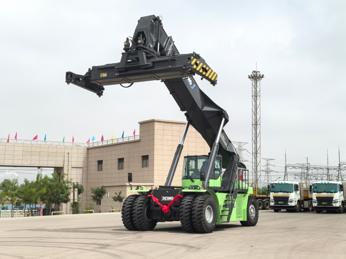 實(shí)力交付！徐工電動正面吊助力綠色“一帶一路”