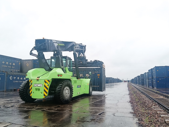 再添“新戰(zhàn)力”！鐵路干線物流的綠色引擎