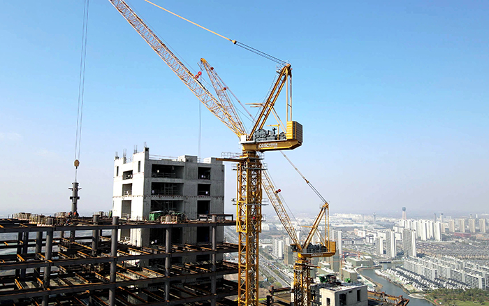七天一層！“徐工金”助建180米高世界級(jí)“大象”