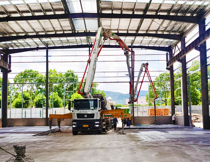 鋼鐵脊梁！徐工HB37米泵車顯實(shí)力 ！