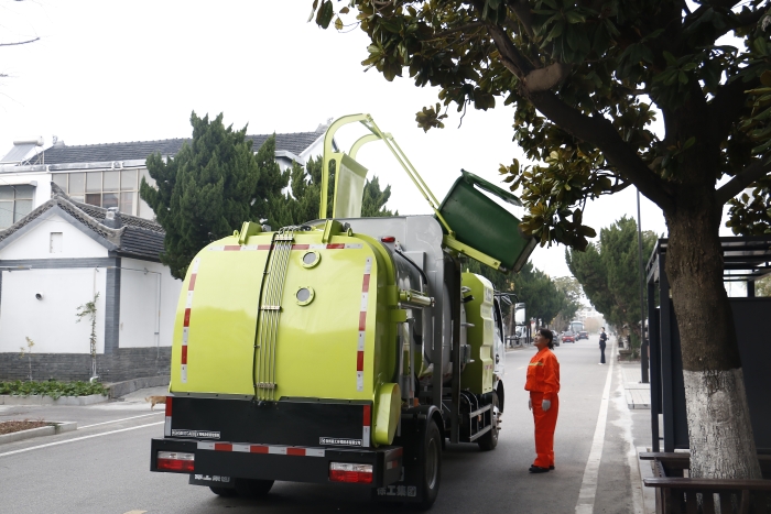 零碳收運(yùn)、高效閉環(huán) | 徐工純電動(dòng)餐廚垃圾車助力賈汪潘安湖綠色環(huán)衛(wèi)升級(jí)