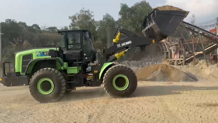 徐工純電動裝載機(jī)助力越南砂石料場，開啟綠色施工新紀(jì)元