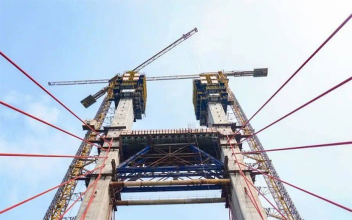 離通車又近一步！南孟溪特大橋主塔全面封頂