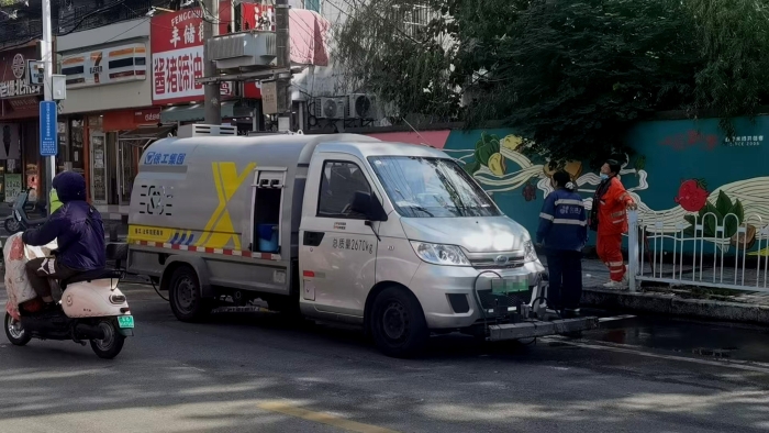 徐州這條網(wǎng)紅巷的“臉面”，竟被這臺(tái)車承包了？！