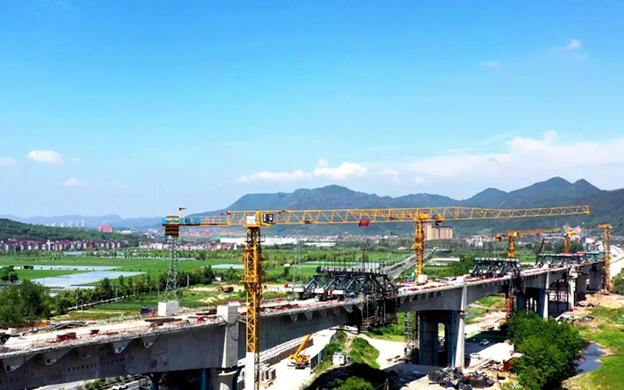 凌空起舞，飛跨南北！徐工群塔助建浙江“詩畫走廊”