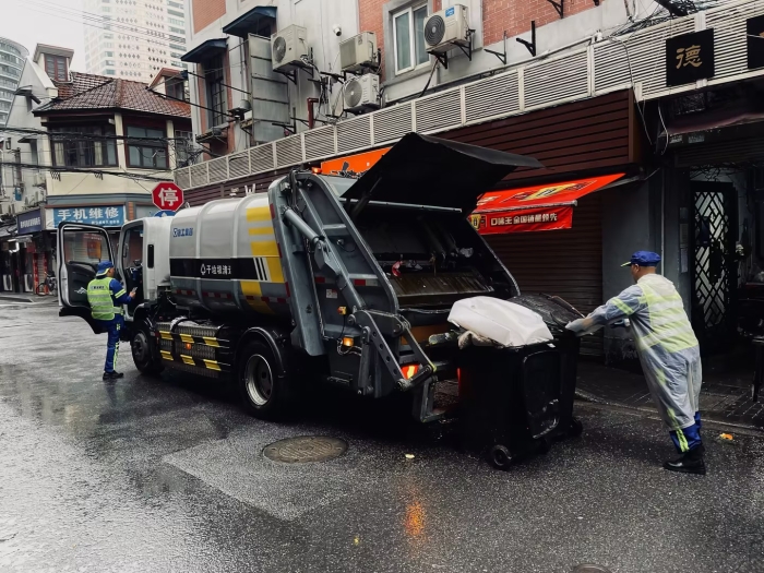 南京東路人流如織垃圾多？徐工XGH5120ZYSXBEV：輕松搞定！